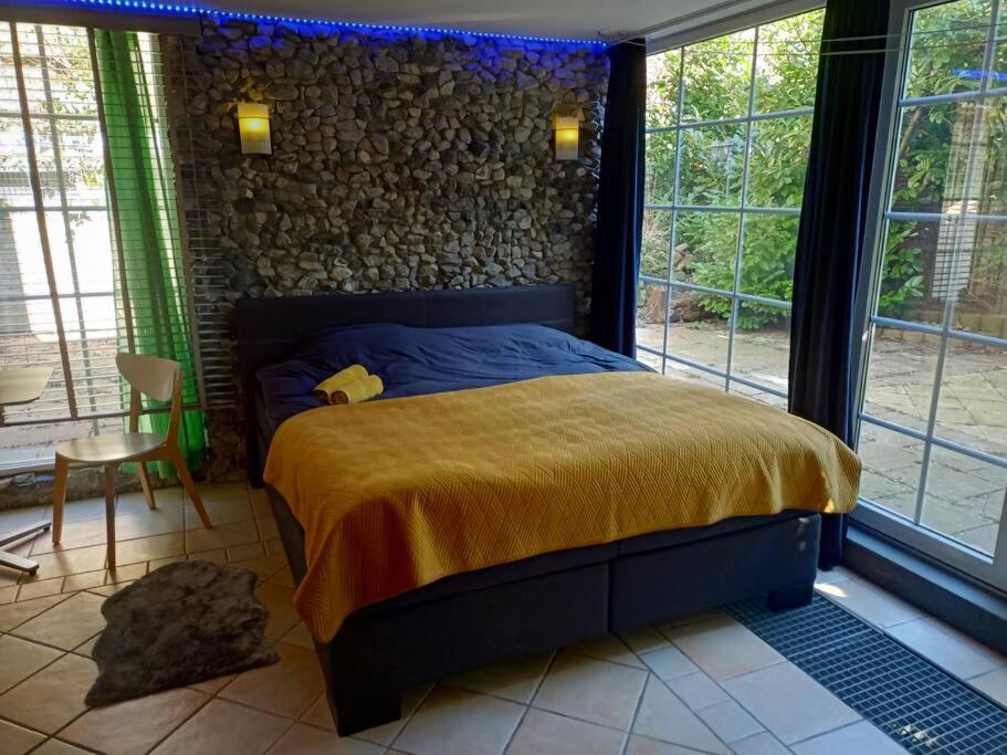 Kom Thuis In Deze Gezellige Loft Heerlen Luaran gambar
