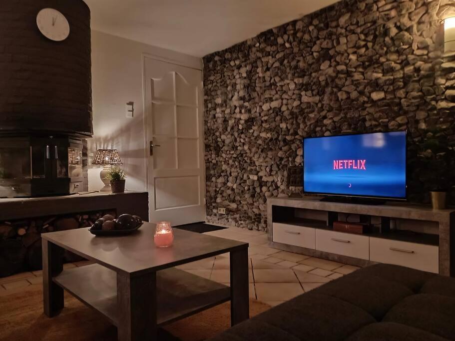 Kom Thuis In Deze Gezellige Loft Heerlen Luaran gambar