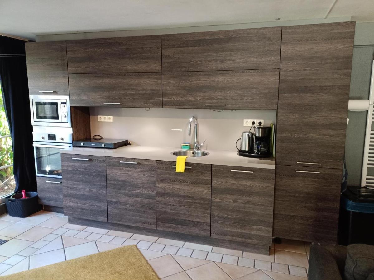 Kom Thuis In Deze Gezellige Loft Heerlen Luaran gambar